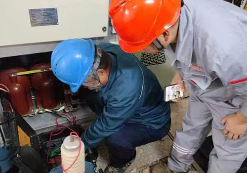 2023年10月25日，双盾科技中金岭南铜业脱硫脱硝项目配电工程交接试验现场